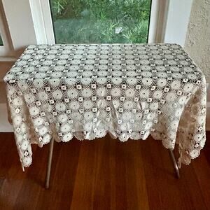 Vintage Hand-Crocheted Lace Tablecloth – Ivory Round Motif Design, 51” x 49